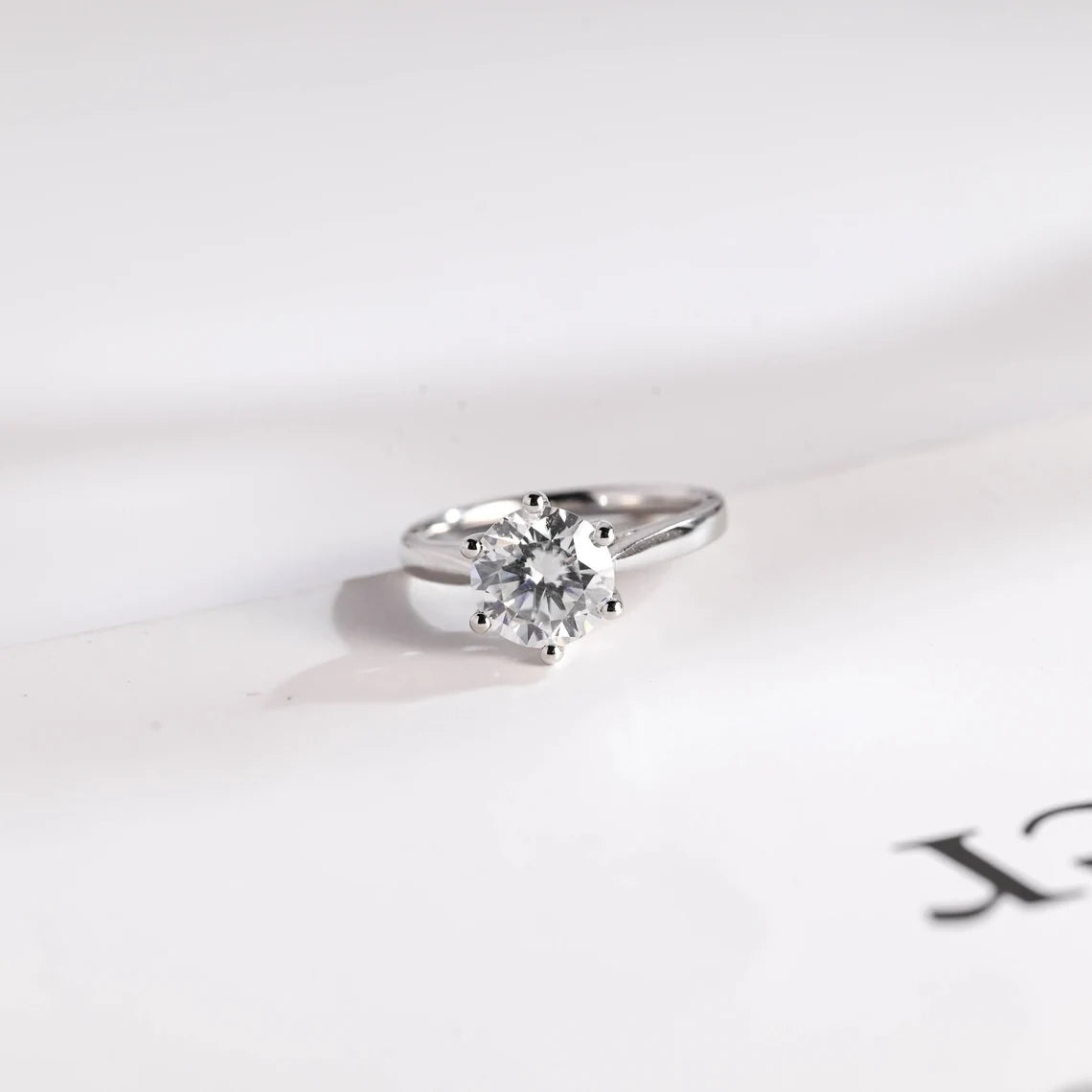 Handmade with Love | Round Cut Glow | Solid Gold Promise