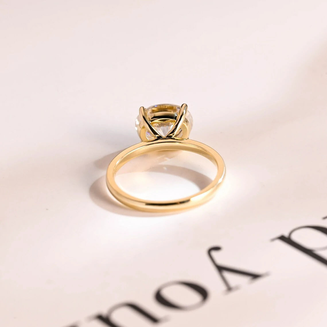 oval moissanite band