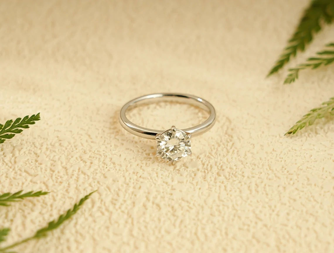 Shine in Simplicity | Round Engagement Ring | Gold Minimalist