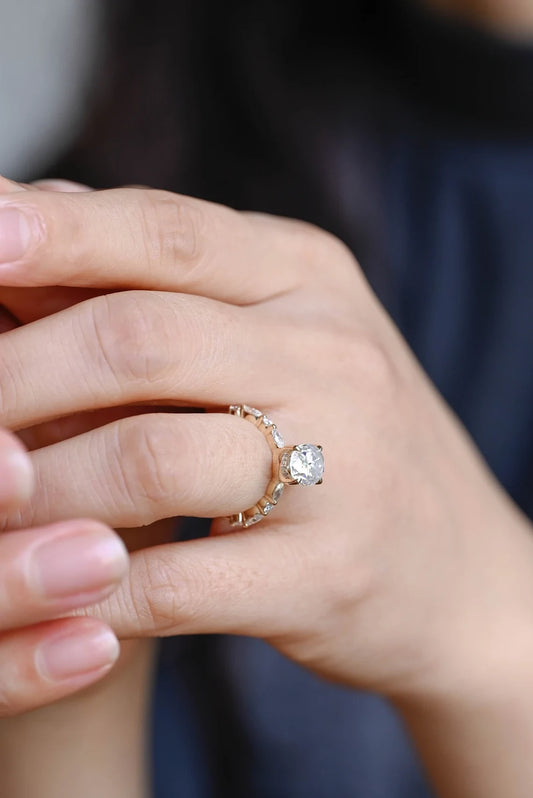 oval moissanite ring