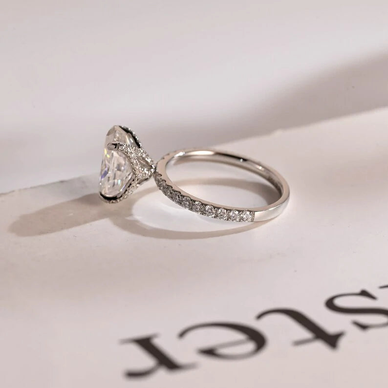 oval ring for her