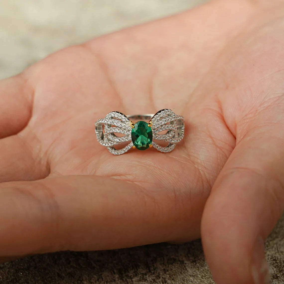 green center stone