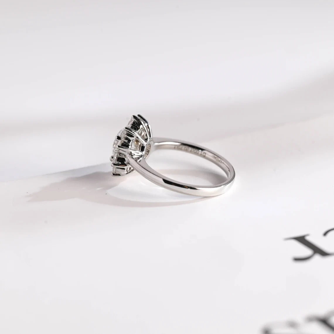 Unique Floral Setting | Round Cut Shine | 10K–18K Gold Ring