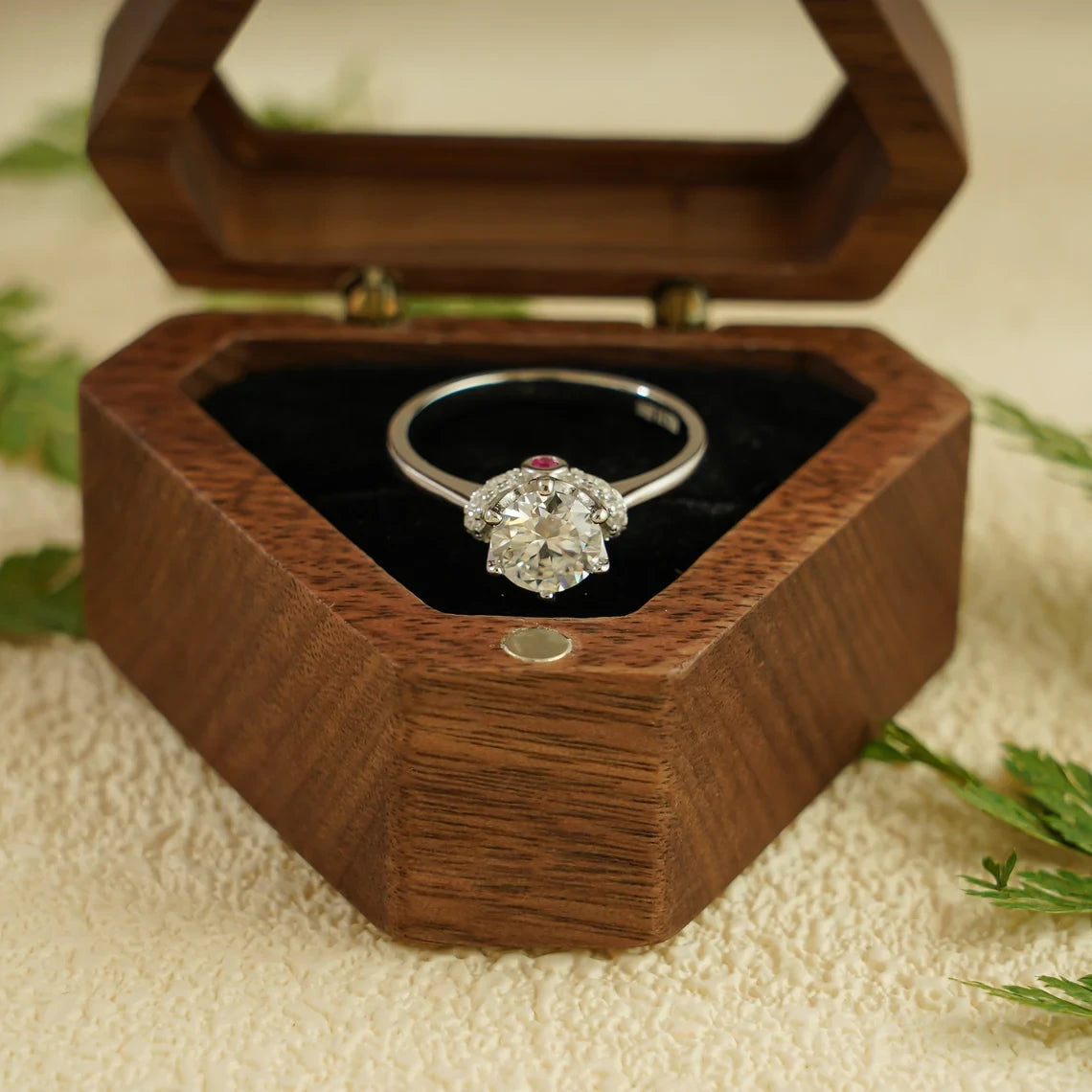 Round Cut Radiance | Solid Gold Glow | Delicate Gift for Her