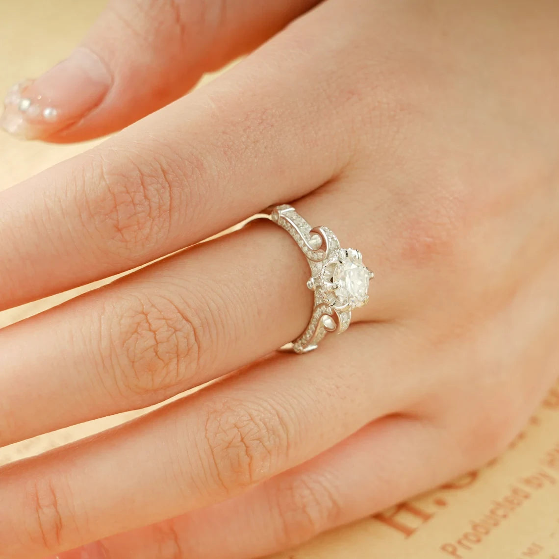 Elegant Everyday Ring | 18K Gold Setting | Moissanite Charm