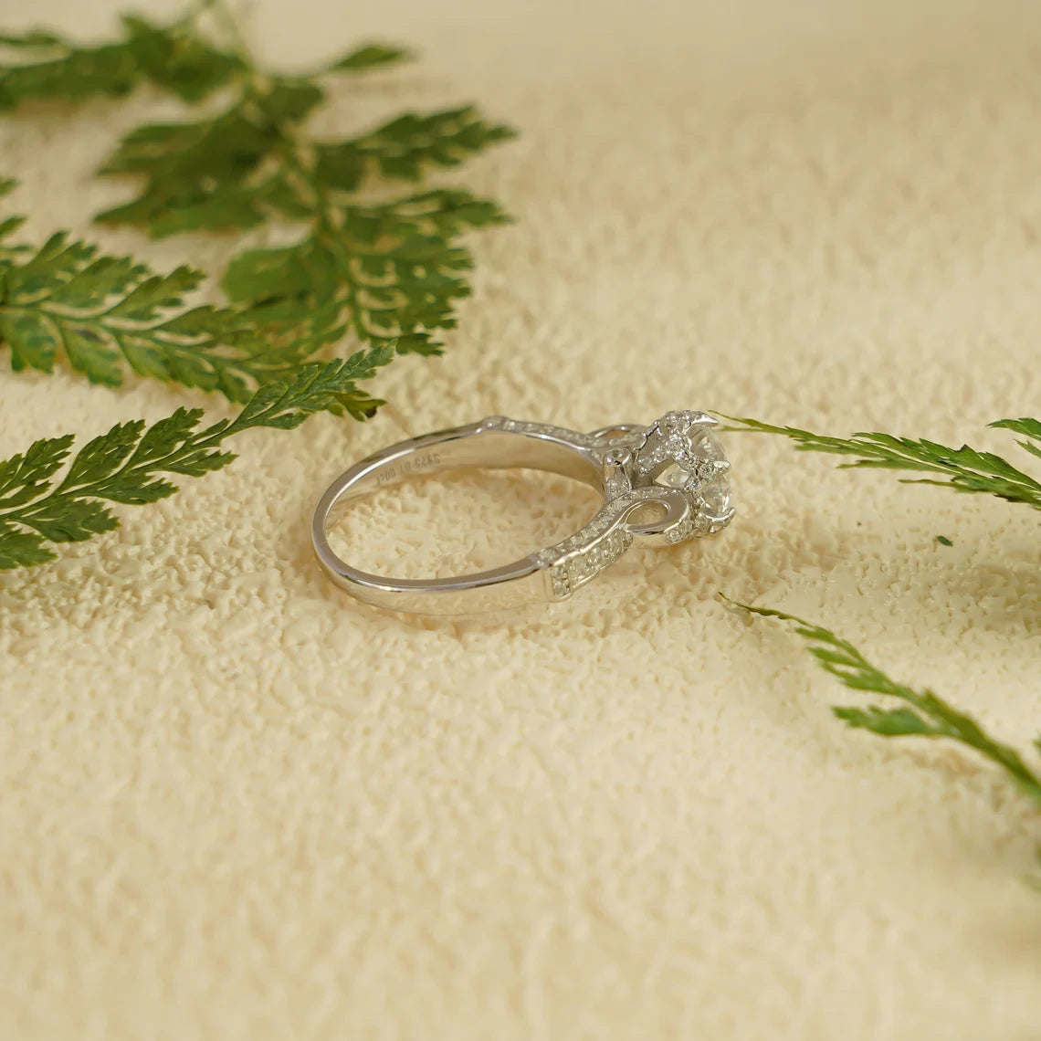 Timeless Design | Round Cut Beauty | Solid Gold Magic