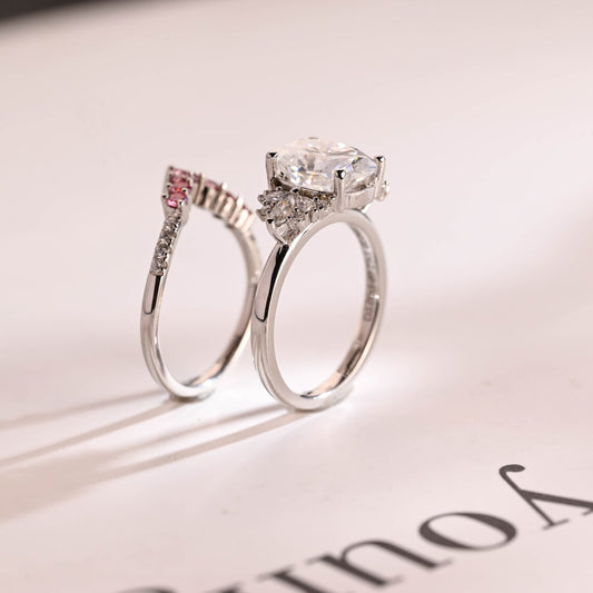 Oval cut moissanite ring