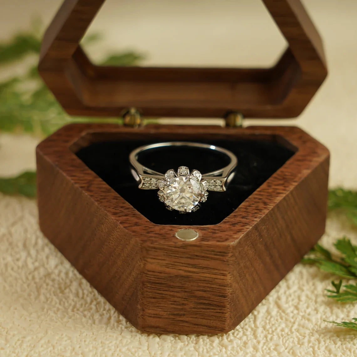 Unique Round Cut | Solid Gold Spark | Delicate Gift for Her