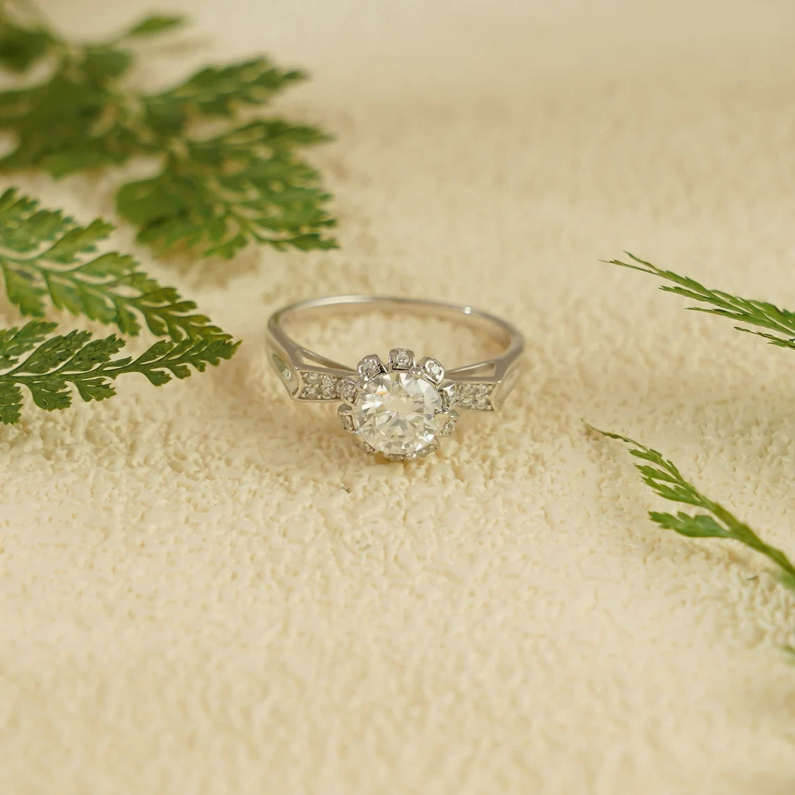 Everyday Elegance | Solid Gold Love | Round Cut Radiance