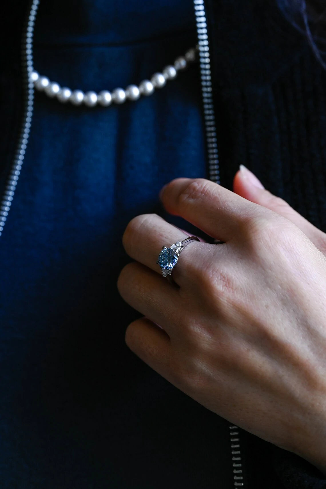 Christmas Ring Idea | Blue Sparkle Beauty | Gold Craft Ring