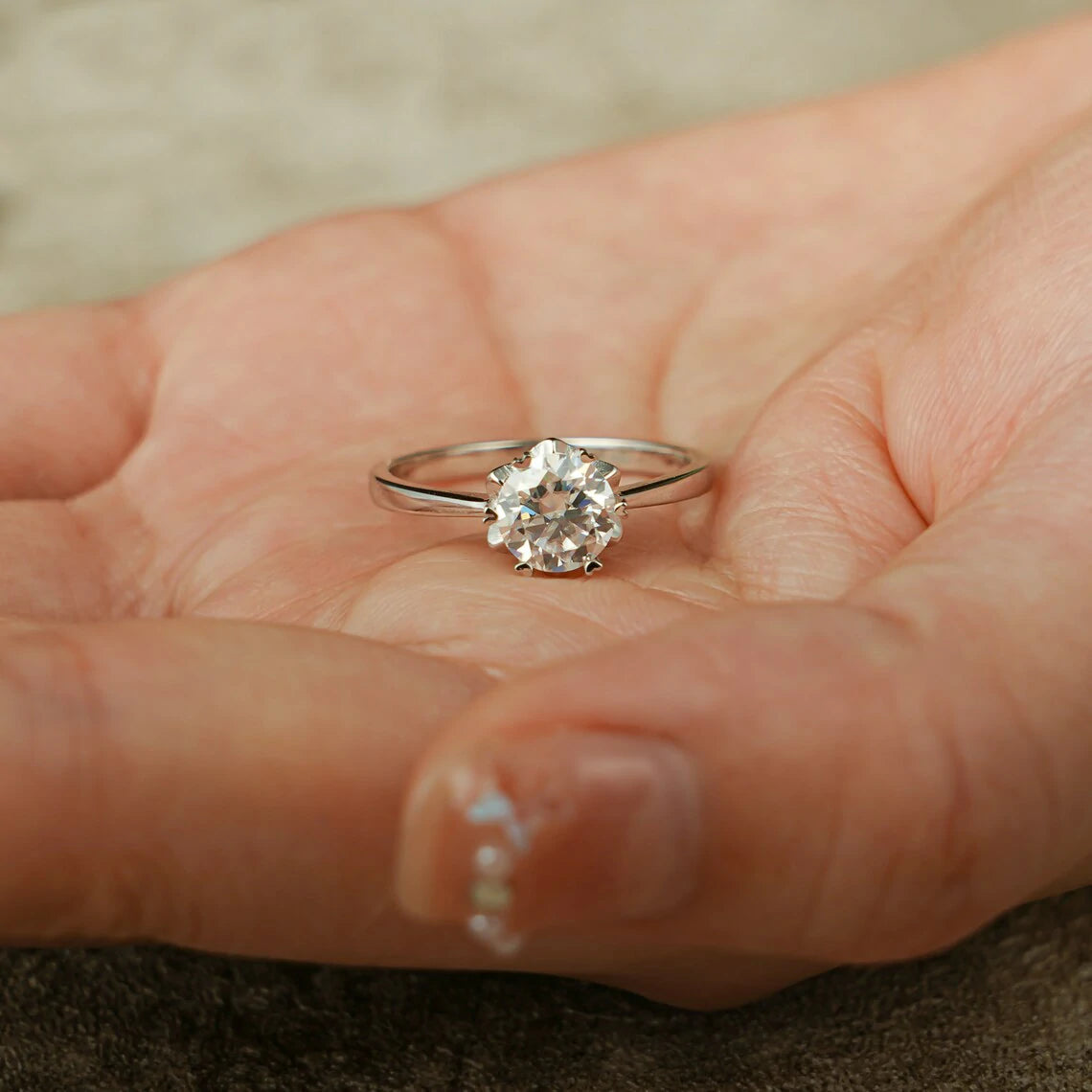 Timeless Floral Moissanite | Romantic Solid Gold Ring | Delicate Sparkle