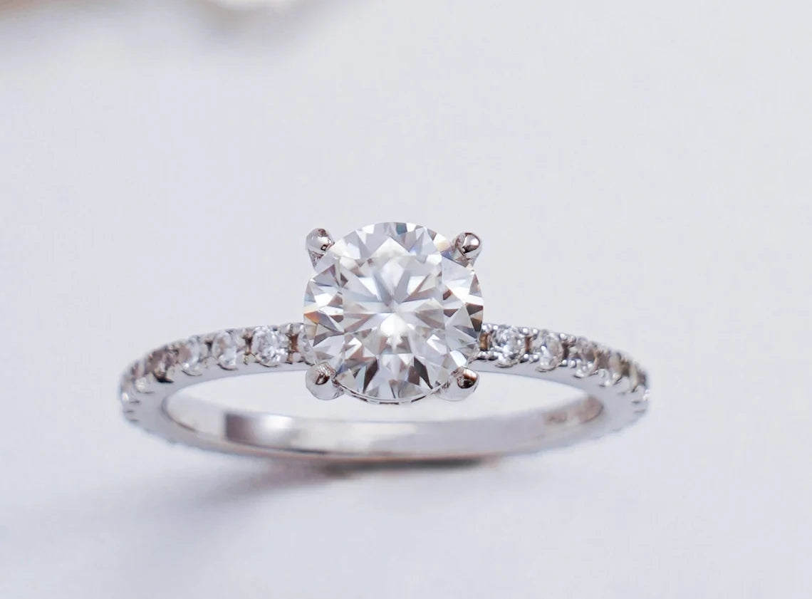 Eternity Glow | Hidden Halo Magic | Solid Gold Moissanite