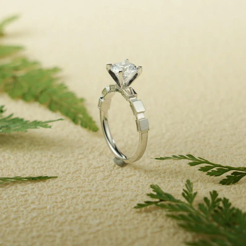 Handmade Gold Ring Gift | Round Cut Stone | Unique Band Design
