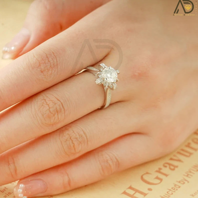 18K Gold Moissanite Ring | Romantic Gift for Her | Unique Design