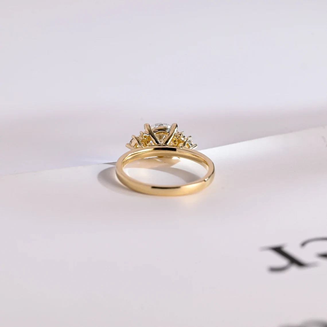 Shine in Every Angle | Round Cut Spark | Accent Moissanite