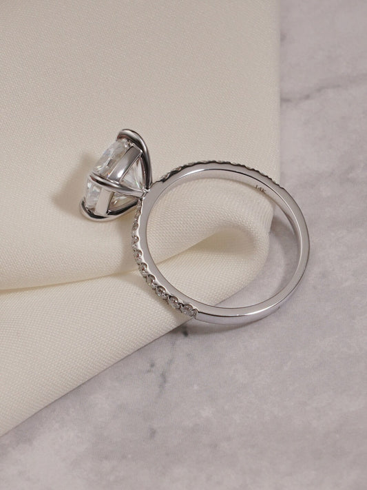 Cushion cut moissanite diamond ring
