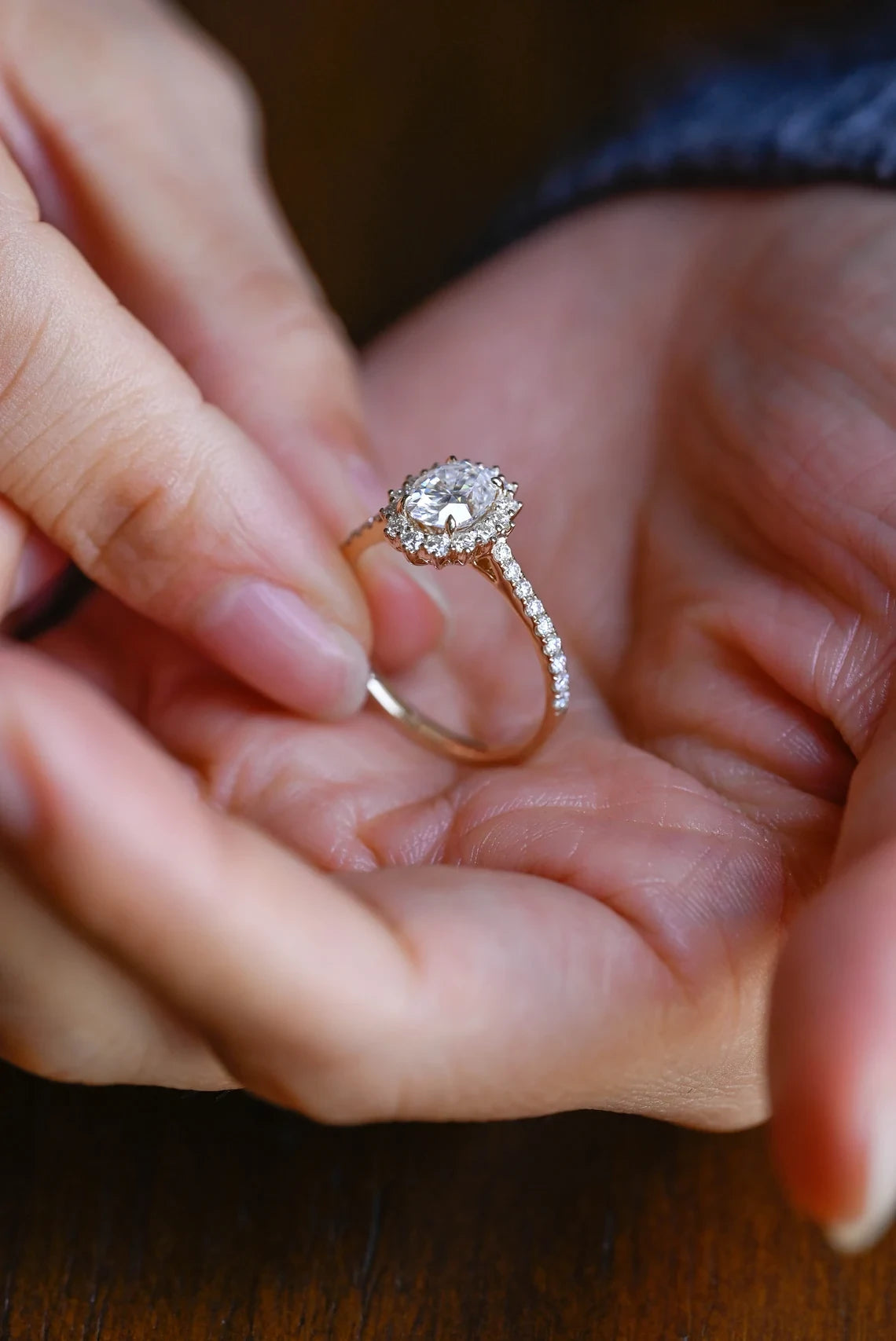 oval cut moissanite Diamond Ring