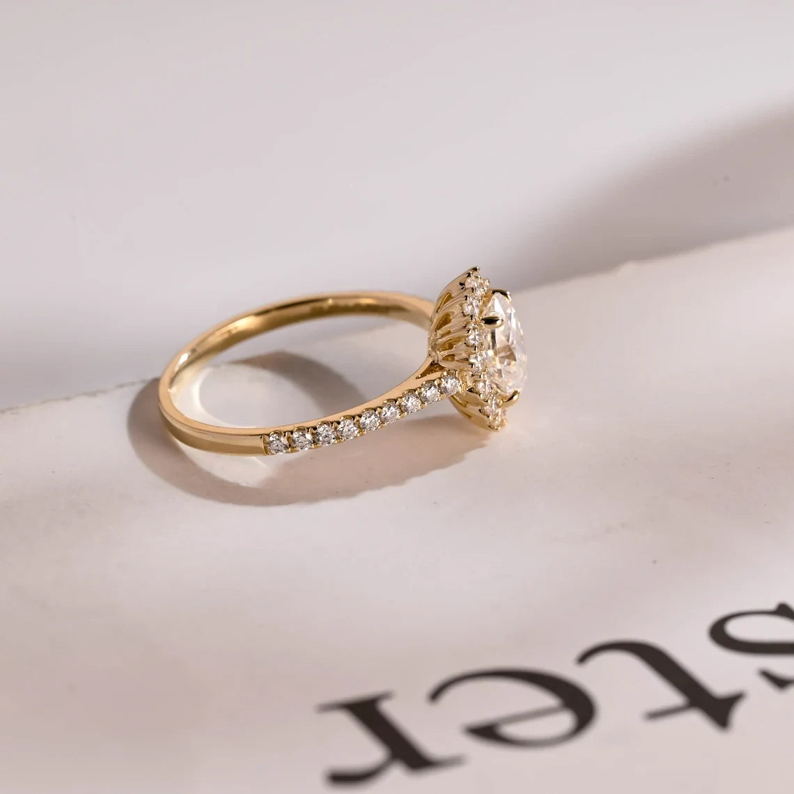 oval cut engagement ring