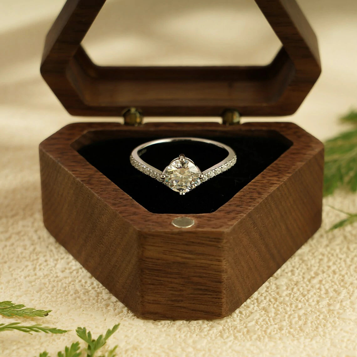 Round Moissanite Sparkle | Twisted Gold Band Design | Half Pave Brilliance