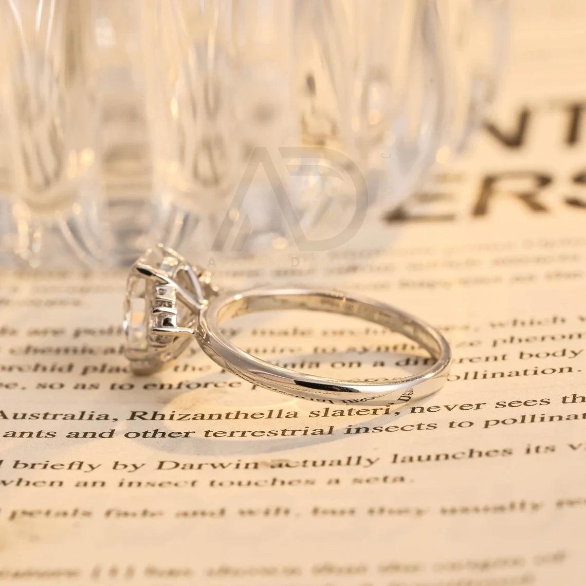 Pear Moissanite Engagement Ring, Teardrop Shaped Moissanite Ring, Round Accent Stone Ring, Solid Gold Promise Ring, Anniversary Gift for Women, Customizable Fine Jewelry, Unique Wedding Band, Luxurious Symbol of Love, Timeless Elegance, Romantic Anniversary Jewelry