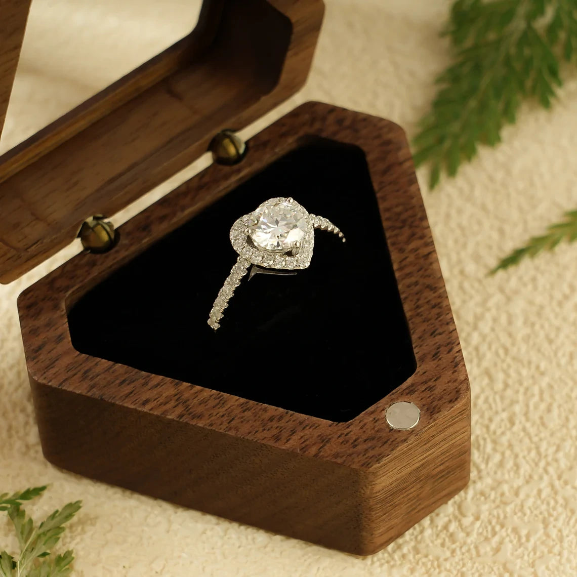 Round Cut Moissanite Ring | 14K Gold Engagement Band | Romantic Halo Shine