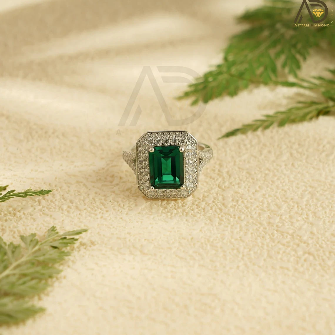 Elegant Green Emerald Ring