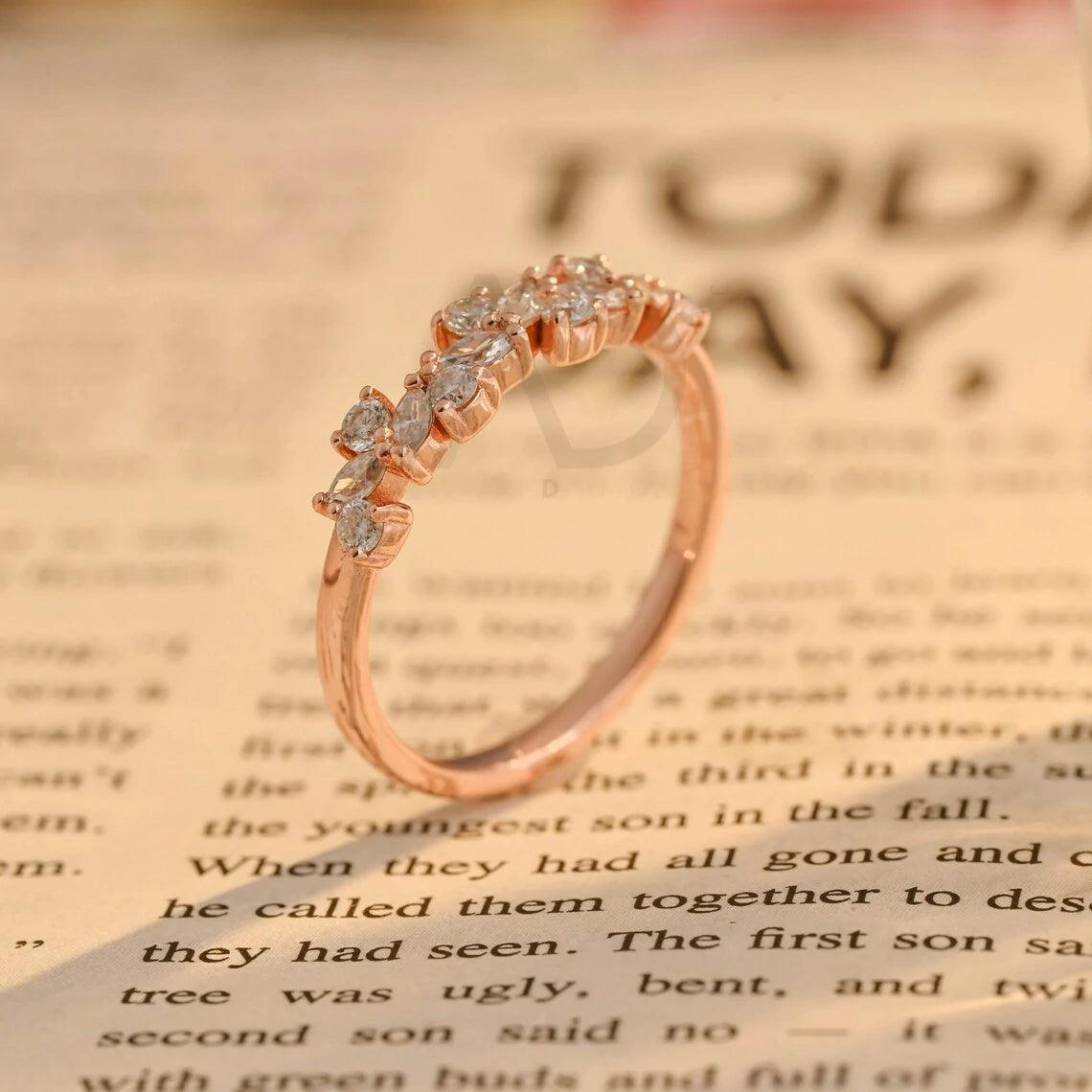 Round/Marquise Cut Moissanite Wedding Band, Solid Gold Moissanite Bridal Band, Minimalist Half-Eternity Matching Band, Women's Moissanite Ring, Customizable Fine Jewelry, Unique Matching Band, Luxurious Symbol of Love, Timeless Elegance, Romantic Anniversary Jewelry