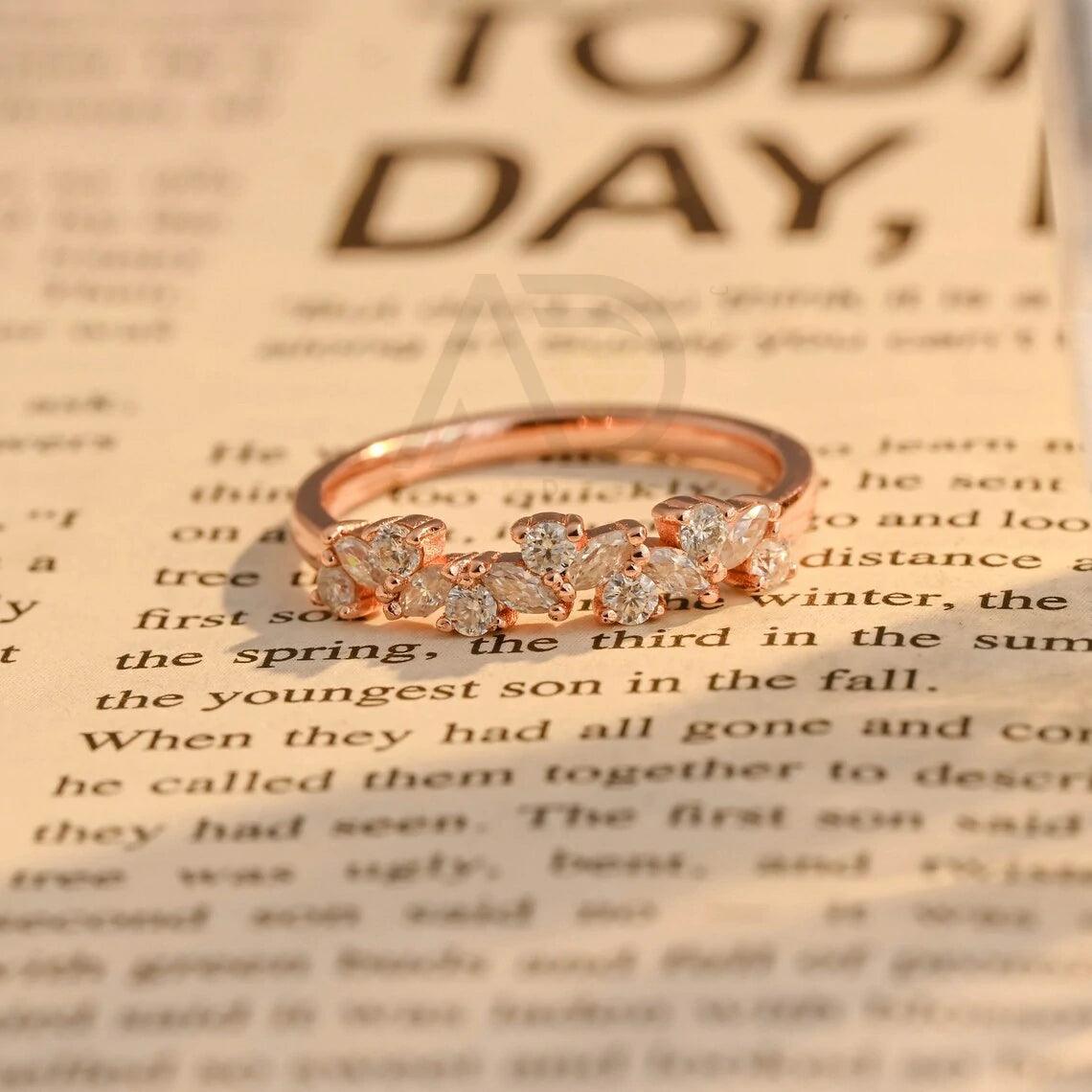 Round/Marquise Cut Moissanite Wedding Band, Solid Gold Moissanite Bridal Band, Minimalist Half-Eternity Matching Band, Women's Moissanite Ring, Customizable Fine Jewelry, Unique Matching Band, Luxurious Symbol of Love, Timeless Elegance, Romantic Anniversary Jewelry
