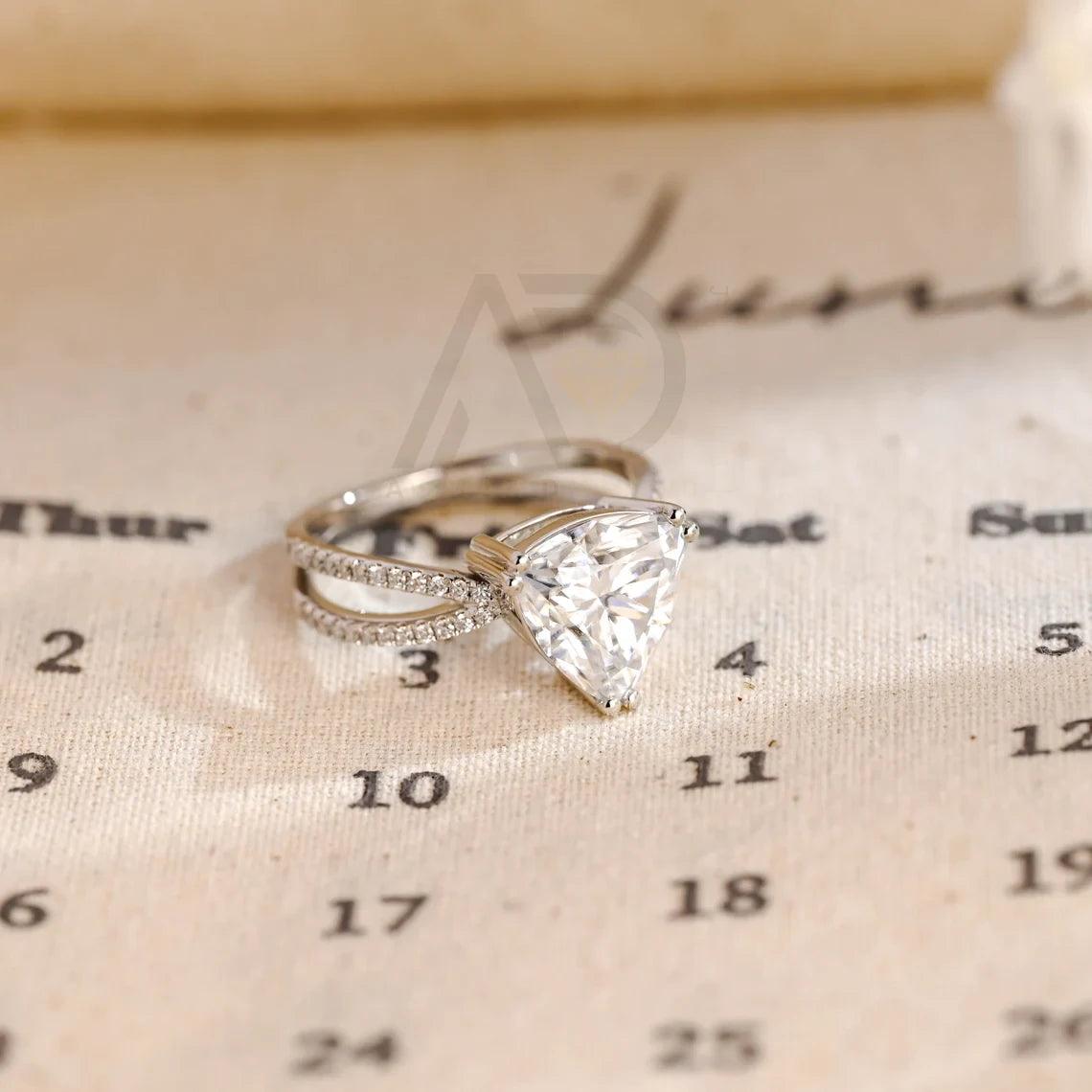 Trilliant Cut Paved Moissanite Engagement Ring with Halo, Gold Split Shank Round Trillion Shaped Vintage Style Wedding Ring Anniversary Gift