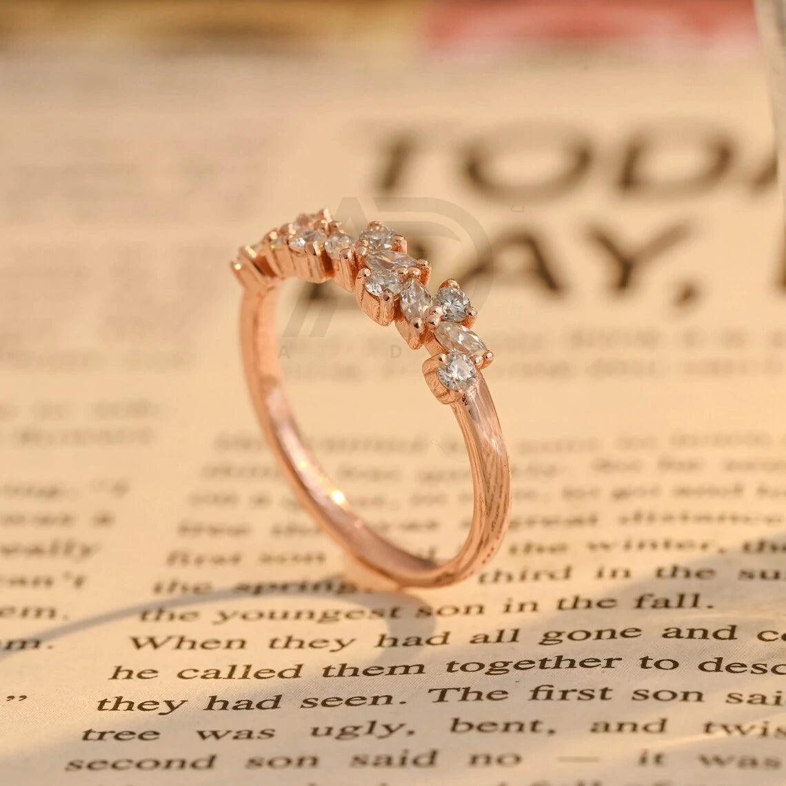 Round/Marquise Cut Moissanite Wedding Band, Solid Gold Moissanite Bridal Band, Minimalist Half-Eternity Matching Band, Women's Moissanite Ring, Customizable Fine Jewelry, Unique Matching Band, Luxurious Symbol of Love, Timeless Elegance, Romantic Anniversary Jewelry