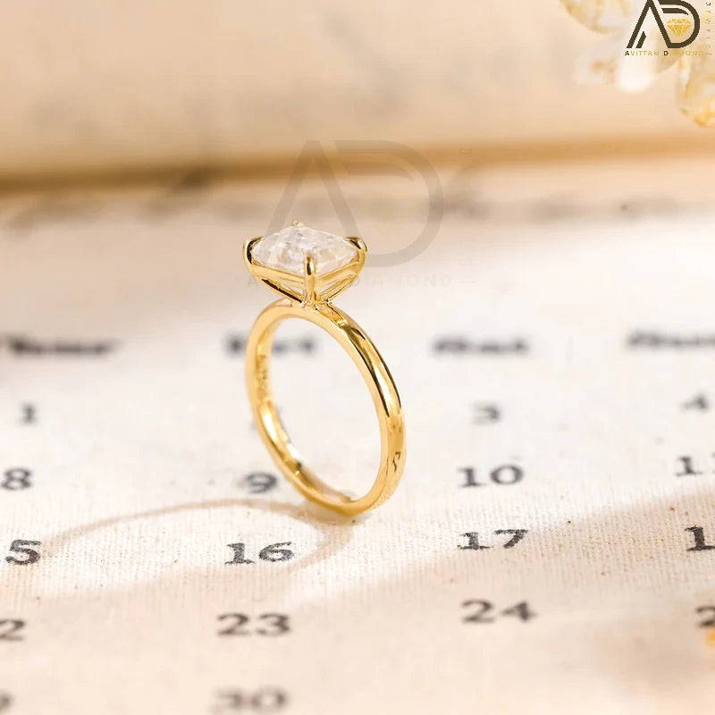 Sparkling Designer Ring