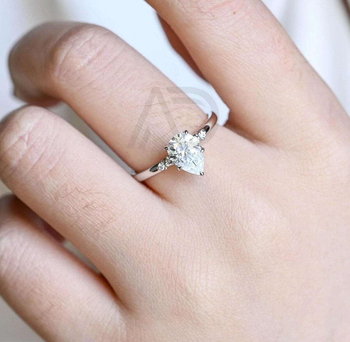 Tulip Flower Setting Pear Cut Moissanite Engagement Ring with Side Stones, Dainty Classic Real Solid Gold Pear Cut Moissanite Wedding Ring
