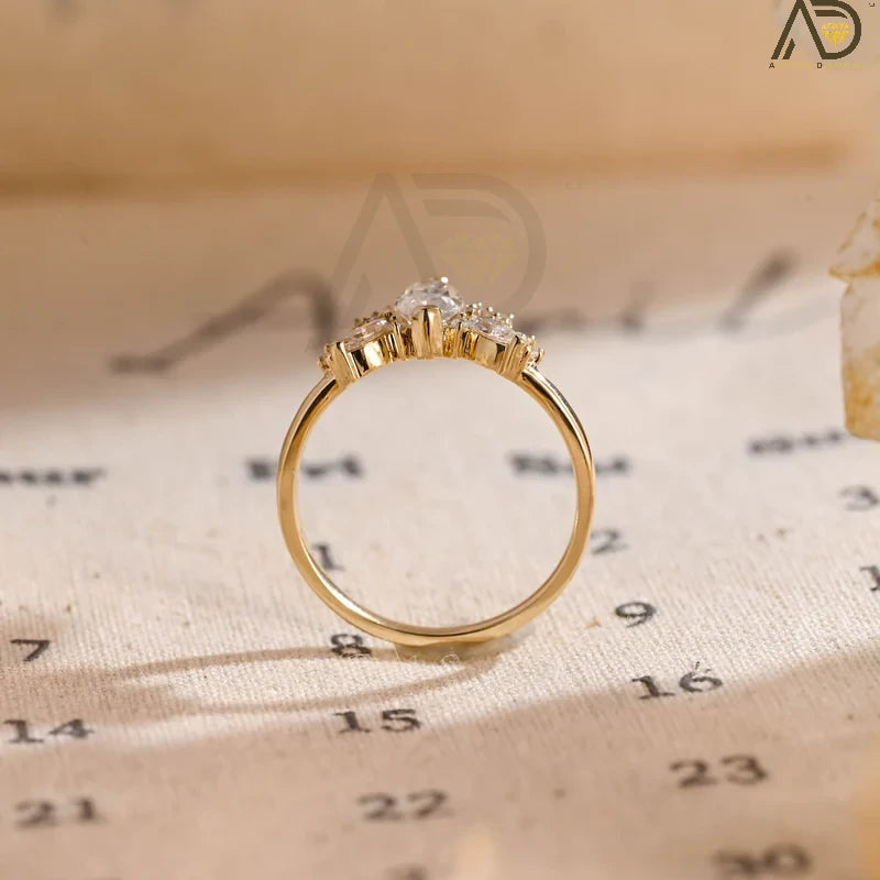 Sparkling Moissanite Ring