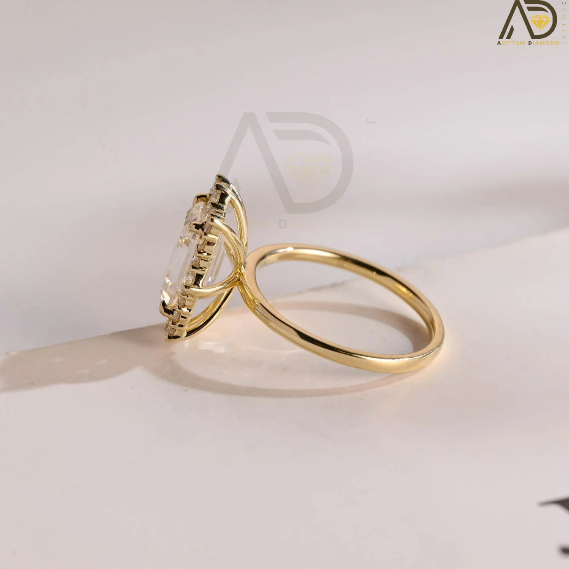 Emerald Cut Moissanite Jewelry
Solid Gold Moissanite Halo Ring