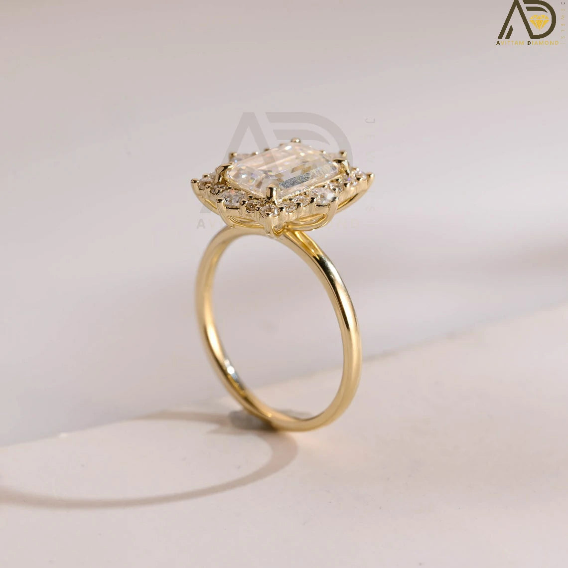 Elegant Gold Engagement Ring
Vintage Solid Gold Jewelry