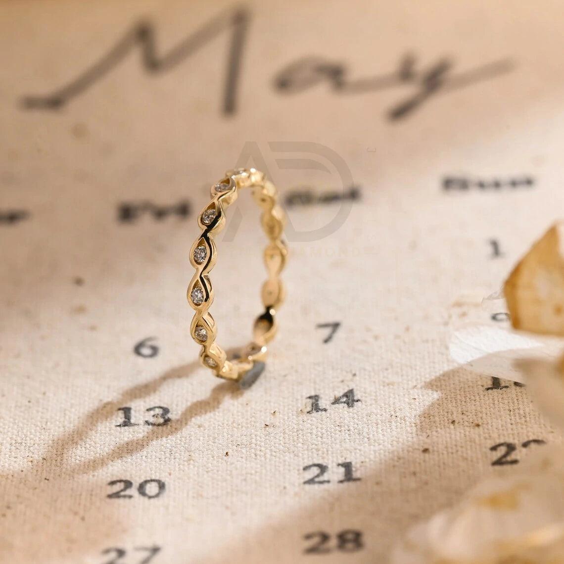 Round Moissanite Wedding Band, Solid Gold Marquise Bridal Band, Eternity Moissanite Matching Band, Women's Engagement Ring, Anniversary Gifts, Customizable Fine Jewelry, Unique Anniversary Band, Luxurious Symbol of Love, Timeless Elegance, Romantic Anniversary Jewelry