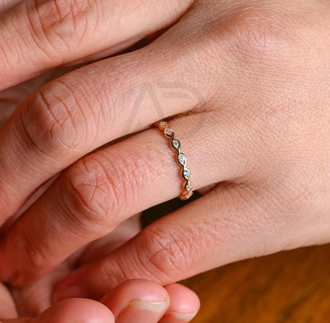 Round Moissanite Wedding Band, Solid Gold Marquise Bridal Band, Eternity Moissanite Matching Band, Women's Engagement Ring, Anniversary Gifts, Customizable Fine Jewelry, Unique Anniversary Band, Luxurious Symbol of Love, Timeless Elegance, Romantic Anniversary Jewelry