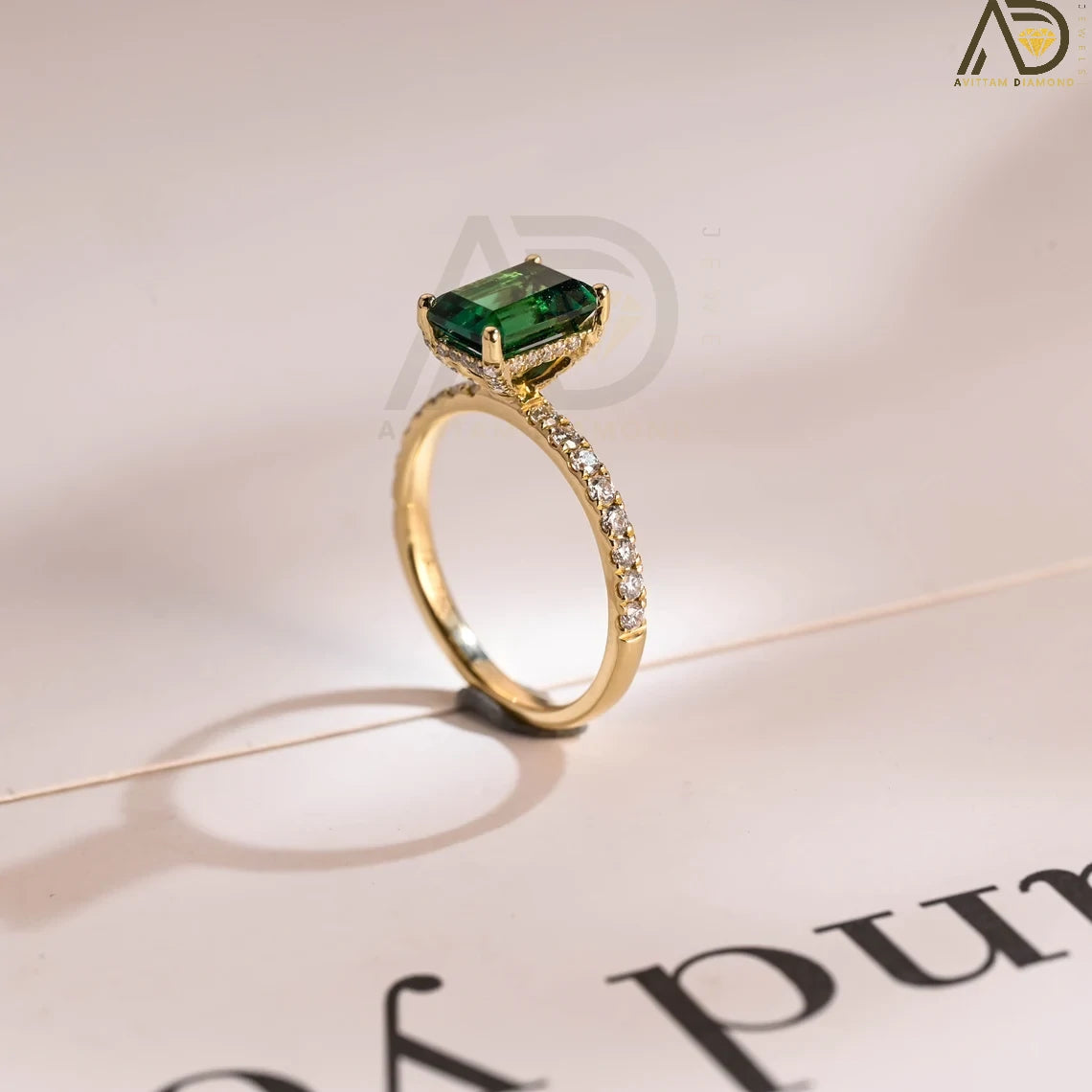 Modern Solid Gold Emerald Jewelry