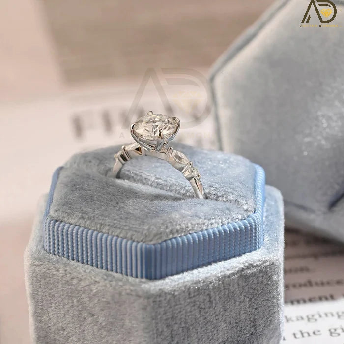 Sparkling Moissanite Diamond Ring