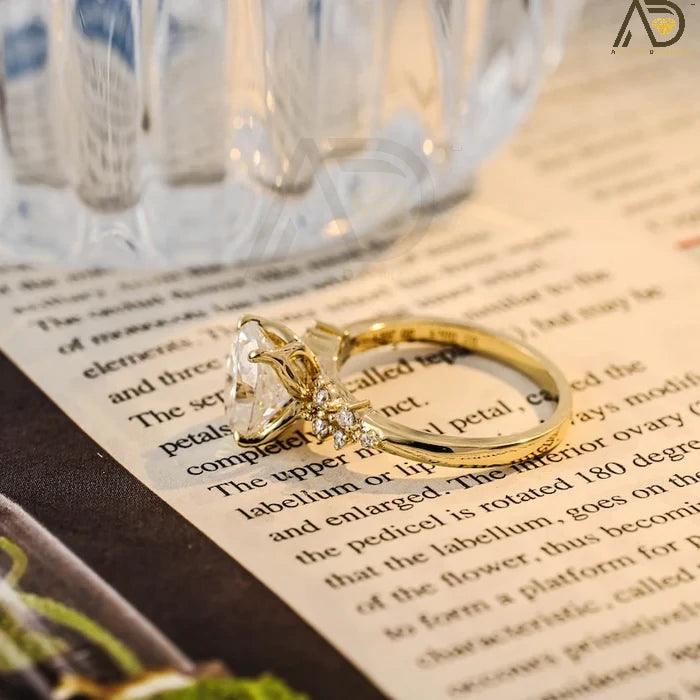 Oval Moissanite Wedding Band