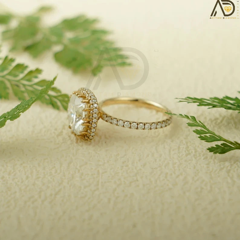 Luxurious Moissanite Engagement