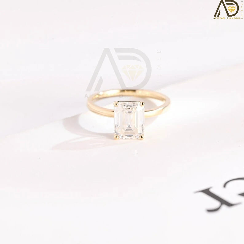 Elegant Anniversary Jewelry | Luxury Solid Gold Ring | Exquisite Emerald Cut Design