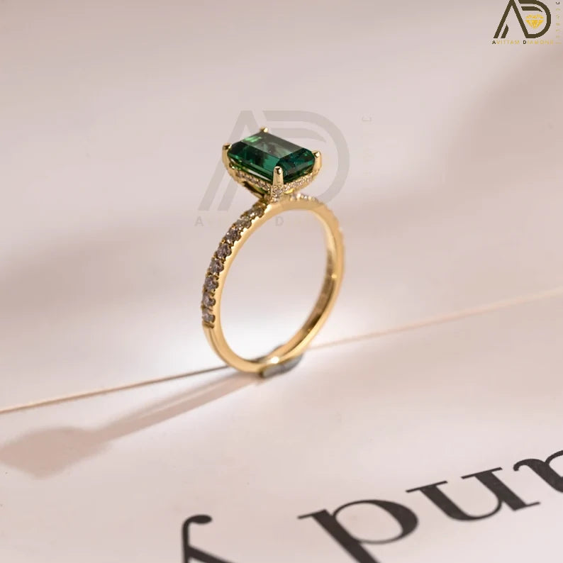 Emerald Proposal Ring for Wife