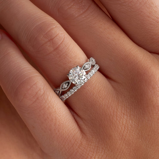 Round cut lab grown diamond ring