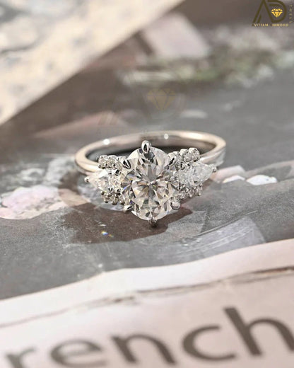 Assented Oval Cut Moissanite Ring - Cluster Engagament Ring