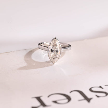 Proposal ring for her