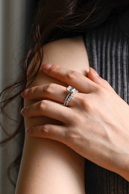 Modern engagement ring set