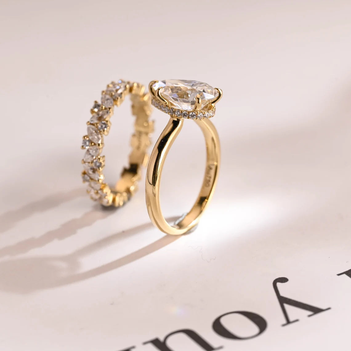 Hidden halo ring