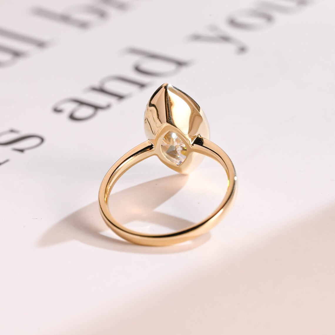 Straight shank wedding ring