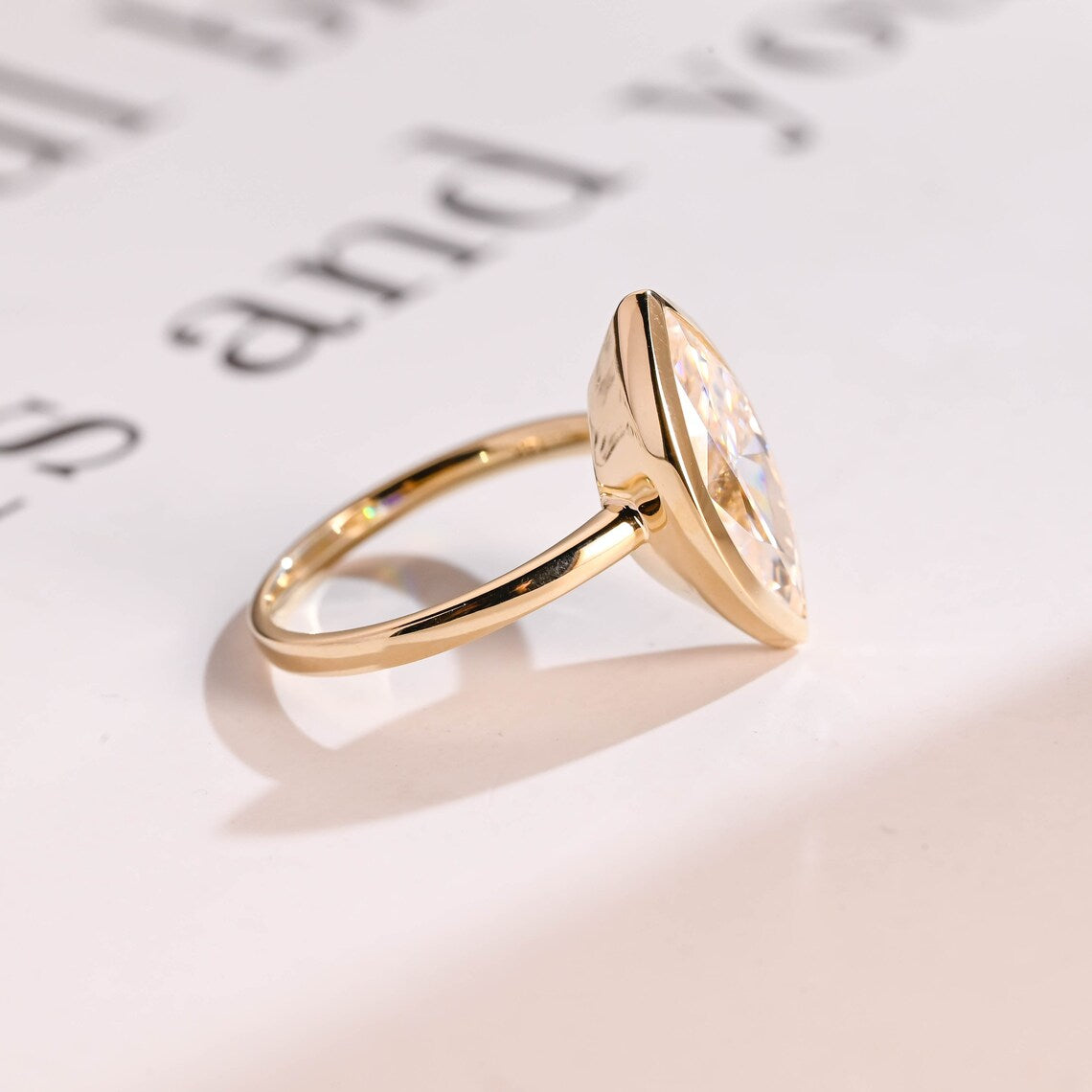 Luxury solitaire ring